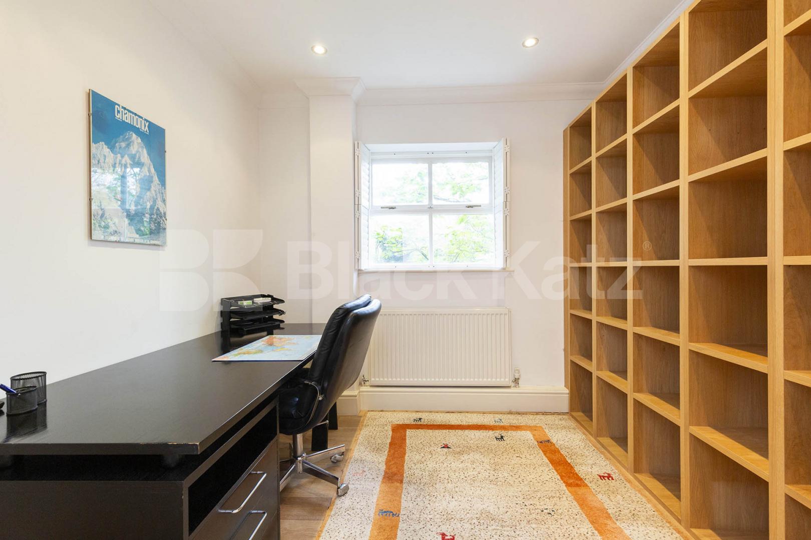 Spacious three bed two bath apartment with balcony and secure parking Cholmeley Park, Highgate 